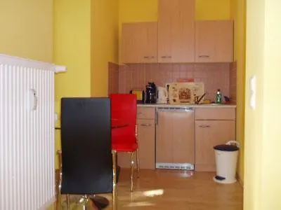 迈克尔膳食公寓酒店 2* 柏林